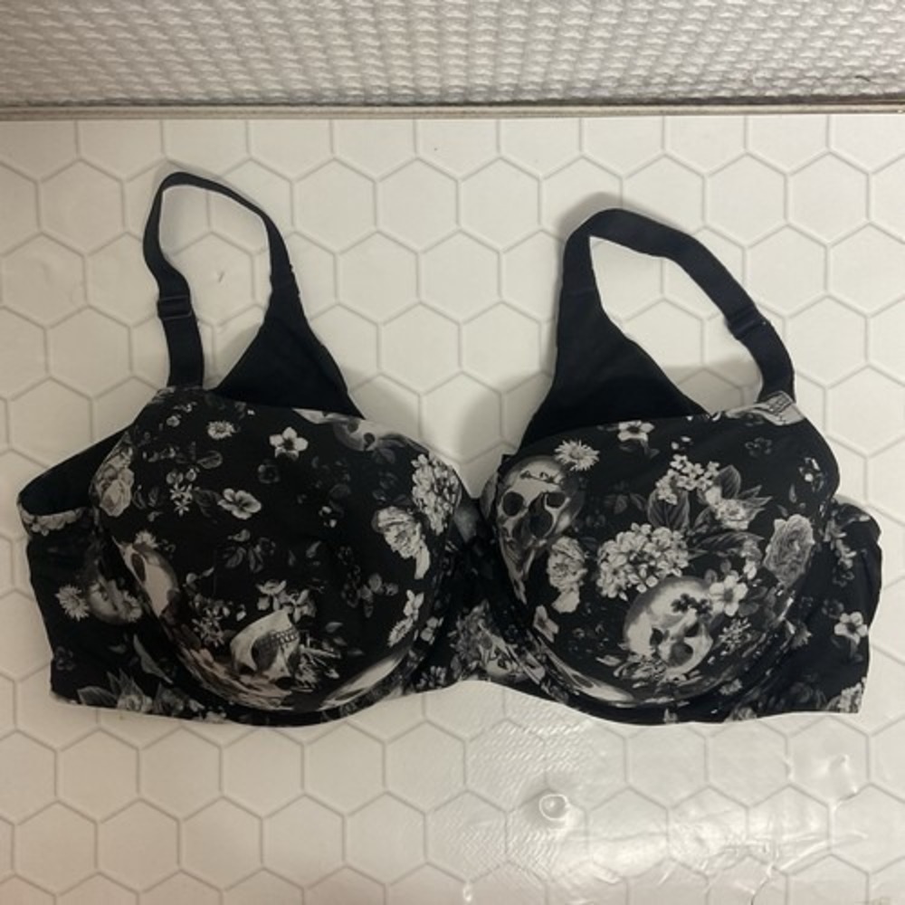 Torrid Curve Skulls Goth Skeleton Halloween Underwire  Bra Women 42C Thailand